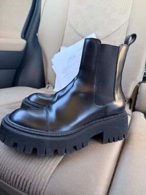 Balenciaga Black Chunky Lug Chelsea Boots